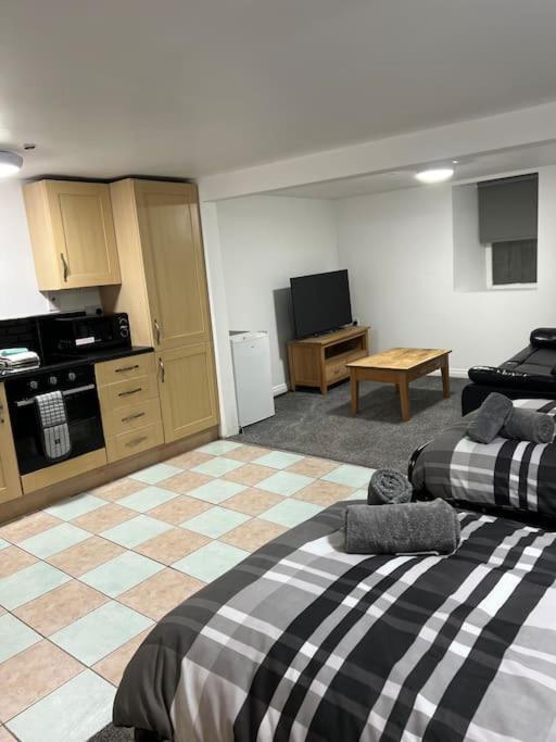 Studio Flat Twin - Town Centre Merthyr Tydfil Exterior photo