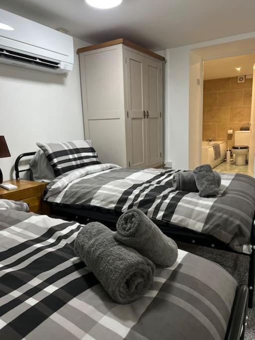 Studio Flat Twin - Town Centre Merthyr Tydfil Exterior photo
